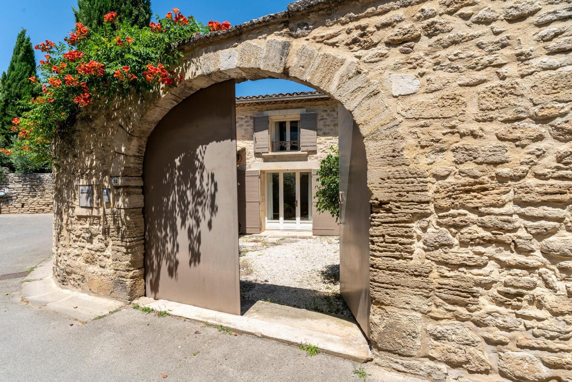Le Mazet De Cabrieres-d'Avignon